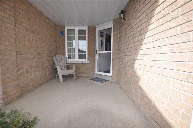 60 Culture Cres, House attached with 3 bedrooms, 2 bathrooms and 2 parking in Brampton ON | Image 3