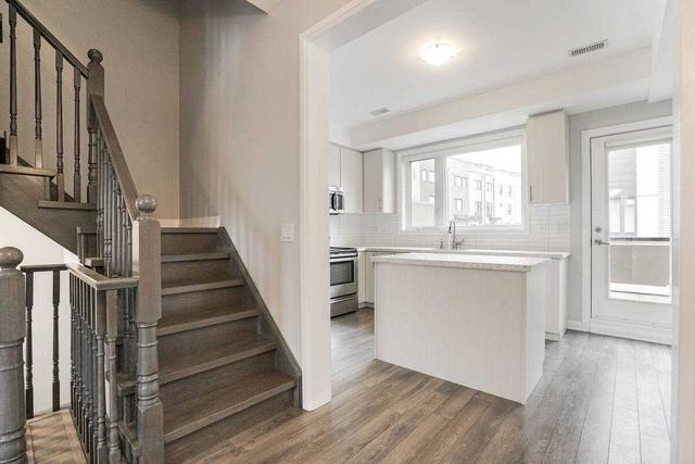 11 Locust Lodge Gdns, House attached with 3 bedrooms, 3 bathrooms and 1 parking in Toronto ON | Image 36
