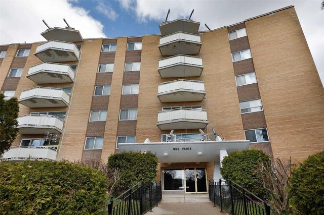 608 - 30 Allanhurst Dr, Condo with 2 bedrooms, 1 bathrooms and 1 parking in Toronto ON | Image 4