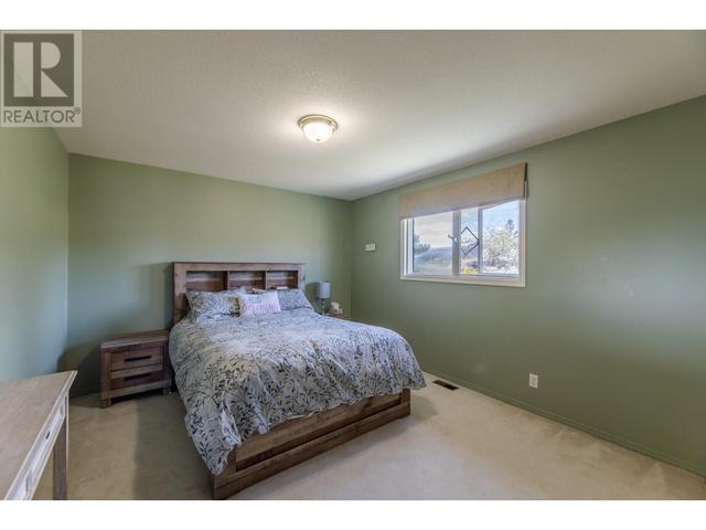 125 Sumac Ridge Drive, House detached with 4 bedrooms, 3 bathrooms and 2 parking in Summerland BC | Image 34