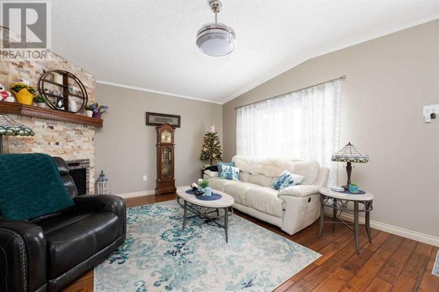 185 Card Crescent, House other with 3 bedrooms, 2 bathrooms and 5 parking in Wood Buffalo AB | Image 15