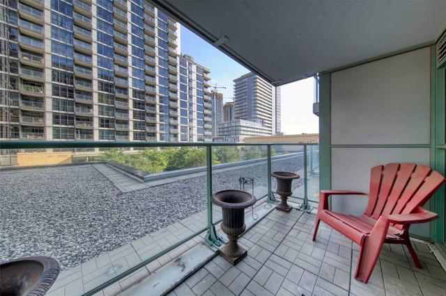 211 - 15 Singer Crt, Condo with 1 bedrooms, 2 bathrooms and 1 parking in Toronto ON | Image 8