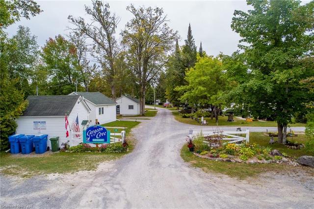 12 Fire Route 122, House detached with 2 bedrooms, 1 bathrooms and 56 parking in Trent Lakes ON | Image 1