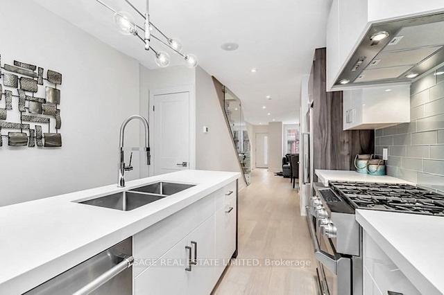 573a Palmerston Ave, House semidetached with 3 bedrooms, 4 bathrooms and 1 parking in Toronto ON | Image 14
