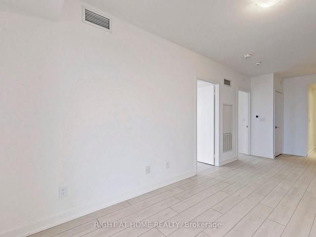 3315 - 2031 Kennedy Rd, Condo with 2 bedrooms, 2 bathrooms and 1 parking in Toronto ON | Image 3