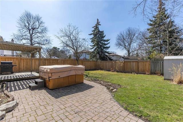 28 Parkview Pl, House detached with 4 bedrooms, 2 bathrooms and 6 parking in Brampton ON | Image 24