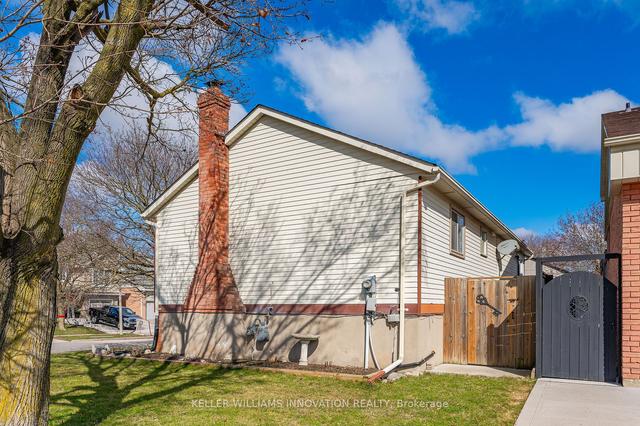135 Angela Cres, House detached with 2 bedrooms, 2 bathrooms and 4 parking in Cambridge ON | Image 32