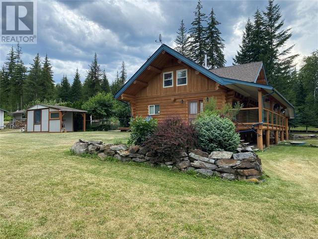 86 Campbell Road, House detached with 3 bedrooms, 2 bathrooms and 2 parking in North Okanagan E BC | Image 2