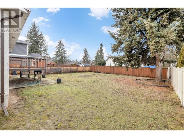 4574 Gordon Drive, House detached with 4 bedrooms, 3 bathrooms and null parking in Kelowna BC | Image 40
