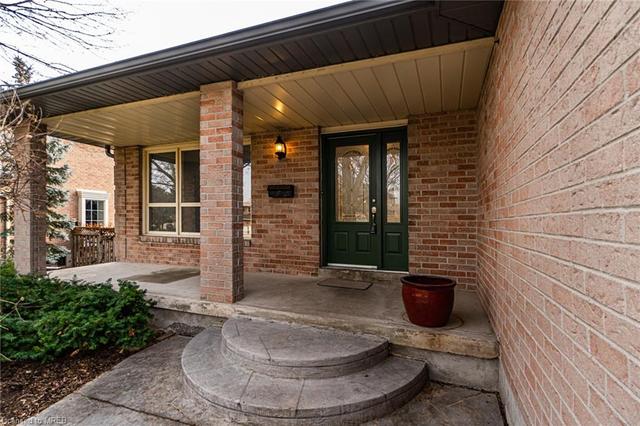 2594 Gazebo Court, House detached with 5 bedrooms, 3 bathrooms and 5 parking in Mississauga ON | Image 2