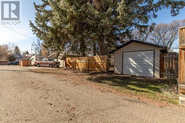 707 17 Street N, House detached with 2 bedrooms, 1 bathrooms and 4 parking in Lethbridge AB | Image 31