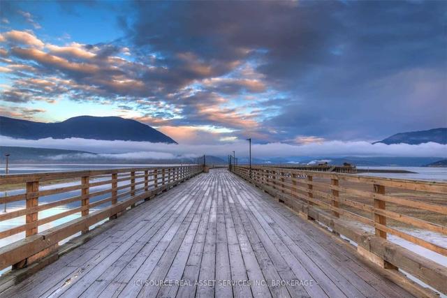 402 - 131 Harbourfront Dr Ne, Condo with 2 bedrooms, 2 bathrooms and 1 parking in Salmon Arm BC | Image 8