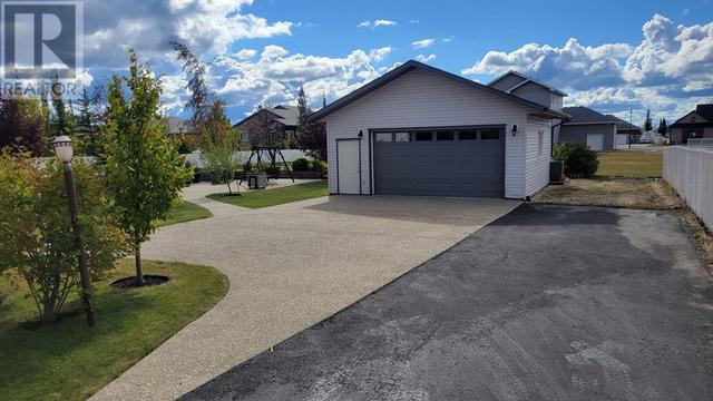 7903 Carriage Lane Drive, House detached with 5 bedrooms, 3 bathrooms and 6 parking in Grande Prairie County No. 1 AB | Card Image