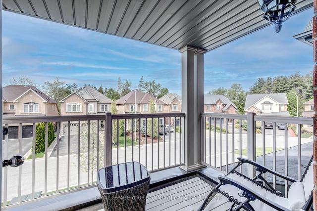 90 Maverick Cres, House detached with 4 bedrooms, 5 bathrooms and 6 parking in Vaughan ON | Image 17