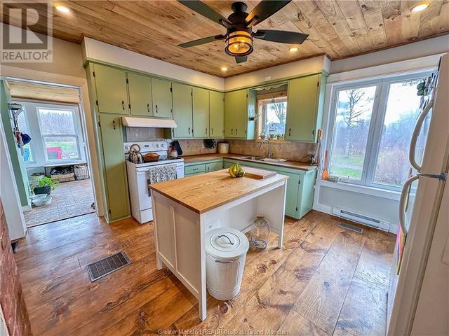 395 Principal St, House detached with 4 bedrooms, 1 bathrooms and null parking in Memramcook NB | Image 9