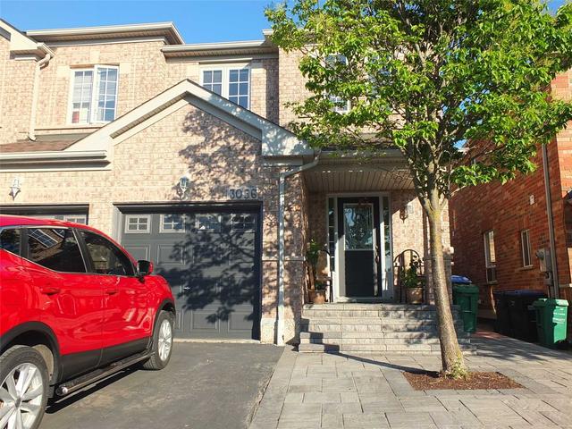 3056 Hawktail Cres, House semidetached with 3 bedrooms, 4 bathrooms and 2 parking in Mississauga ON | Image 2