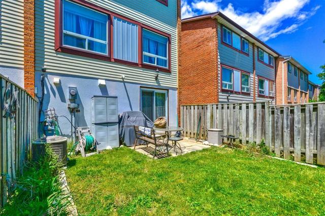 71 Moregate Cres, Townhouse with 3 bedrooms, 3 bathrooms and 1 parking in Brampton ON | Image 19