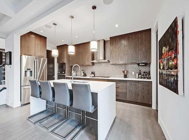 5204 20 Street Sw, Home with 4 bedrooms, 3 bathrooms and 2 parking in Calgary AB | Image 4