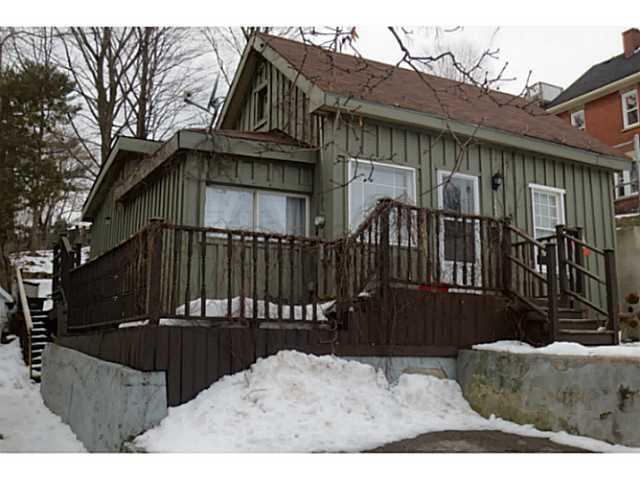 143 Cameron St, House detached with 2 bedrooms, 2 bathrooms and null parking in Orillia ON | Image 1