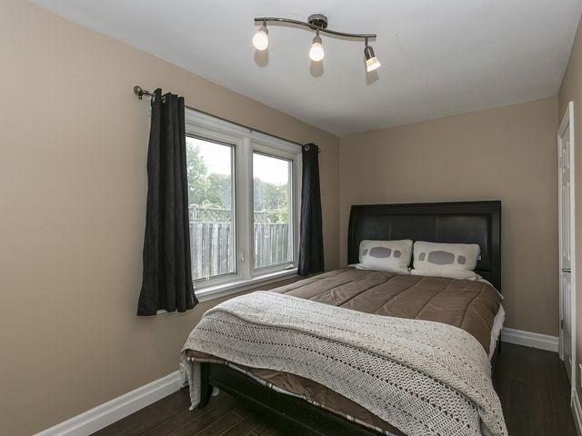62 Lake Ave N, House detached with 2 bedrooms, 2 bathrooms and 8 parking in Hamilton ON | Image 11