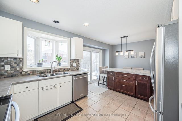 61 Gibbs Cres, House detached with 3 bedrooms, 3 bathrooms and 4 parking in Guelph ON | Image 8