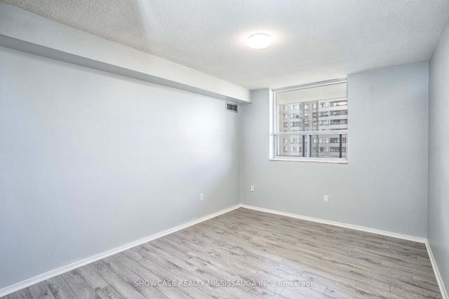 809 - 3 Lisa St, Condo with 3 bedrooms, 2 bathrooms and 1 parking in Brampton ON | Image 11
