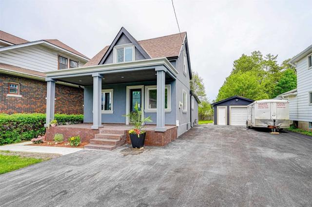 747 Gifford St, House detached with 3 bedrooms, 3 bathrooms and 12 parking in Oshawa ON | Image 1