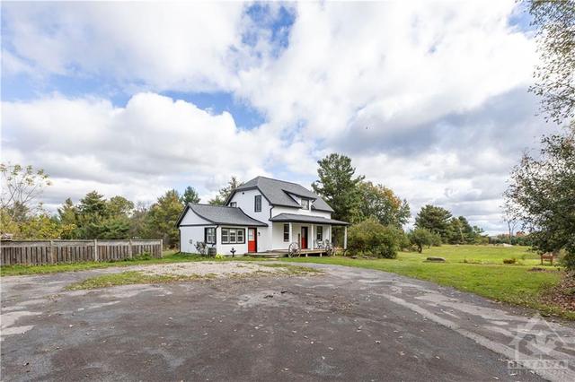 3654 County 29 Road, House detached with 3 bedrooms, 2 bathrooms and 10 parking in Mississippi Mills ON | Image 29