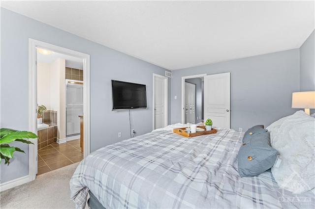 233 Gossamer Street, Townhouse with 3 bedrooms, 3 bathrooms and 3 parking in Ottawa ON | Image 23