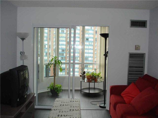 1516 - 155 Hillcrest Ave, Condo with 1 bedrooms, 1 bathrooms and 1 parking in Mississauga ON | Image 1