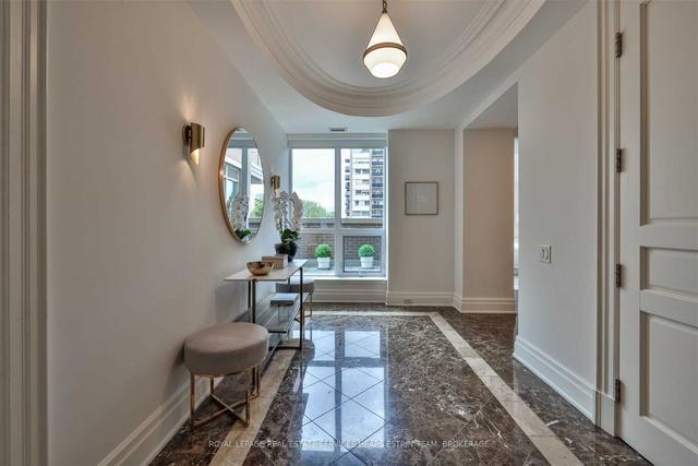 507 - 155 St Clair Ave W, Condo with 2 bedrooms, 3 bathrooms and 2 parking in Toronto ON | Image 12