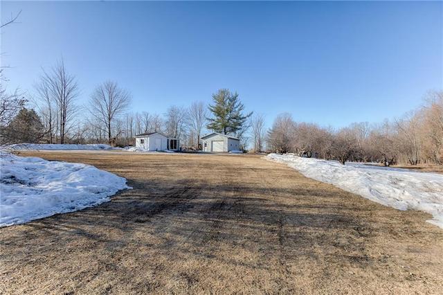8731 60 Highway, House detached with 3 bedrooms, 1 bathrooms and 6 parking in North Algona Wilberforce ON | Image 3