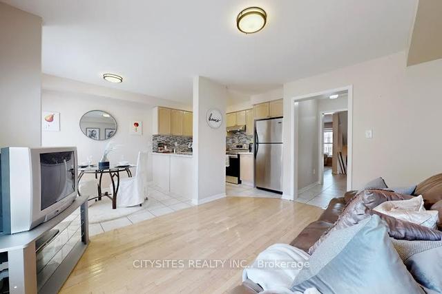 53 Trailview Terr, House attached with 3 bedrooms, 3 bathrooms and 2 parking in Toronto ON | Image 2