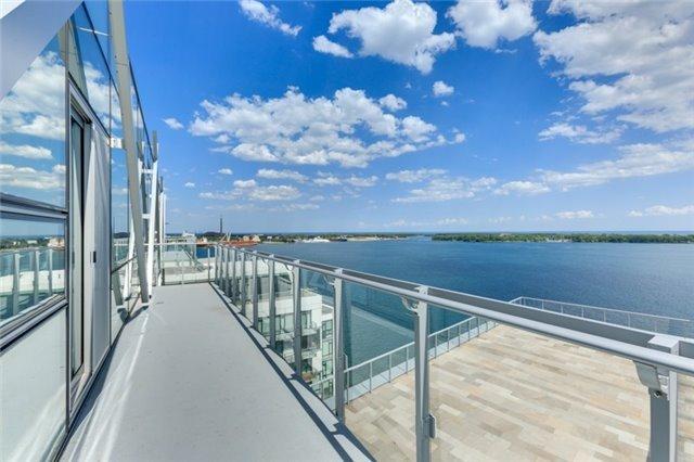 ph1404 - 29 Queens Quay E, Condo with 4 bedrooms, 4 bathrooms and 2 parking in Toronto ON | Image 4