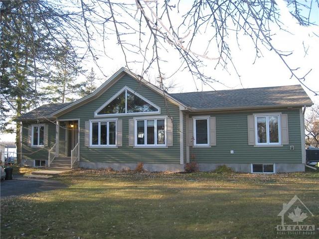 3978 Sheila's Way, House detached with 2 bedrooms, 2 bathrooms and 6 parking in North Grenville ON | Image 6