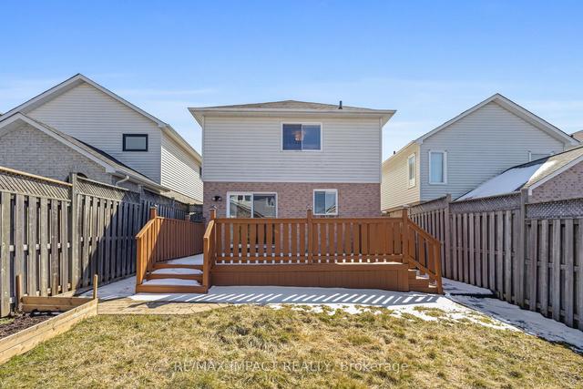 1276 Dartmoor St, House detached with 3 bedrooms, 3 bathrooms and 3 parking in Oshawa ON | Image 32