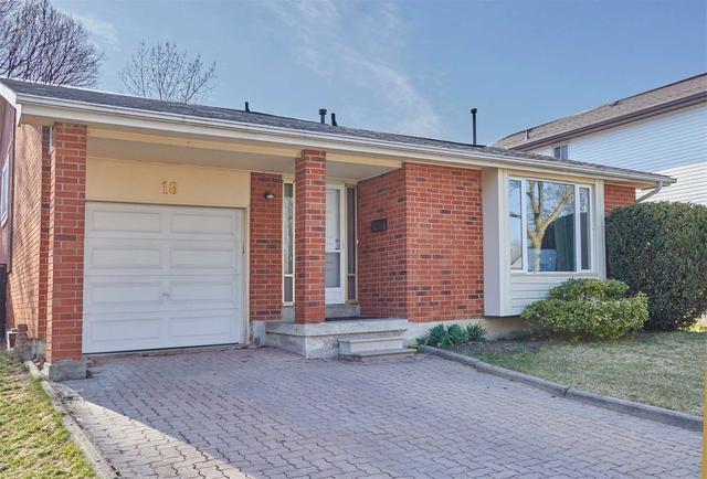 18 Renfield Cres, House detached with 3 bedrooms, 2 bathrooms and 4 parking in Whitby ON | Image 1