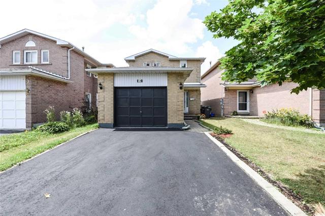 14 Castlehill Rd, House detached with 3 bedrooms, 2 bathrooms and 2 parking in Brampton ON | Image 1
