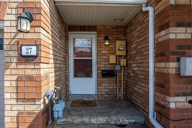 27 Lancaster Crt, House attached with 3 bedrooms, 2 bathrooms and 3 parking in Georgina ON | Image 17