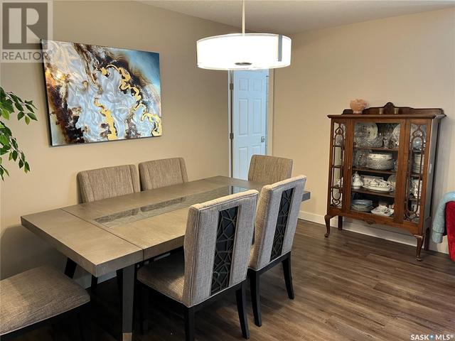 209 - 331 Macoun Drive, Condo with 2 bedrooms, 2 bathrooms and null parking in Swift Current SK | Image 6