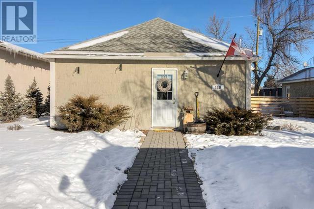 119 17 Street, House detached with 3 bedrooms, 1 bathrooms and 3 parking in Fort Macleod AB | Image 1