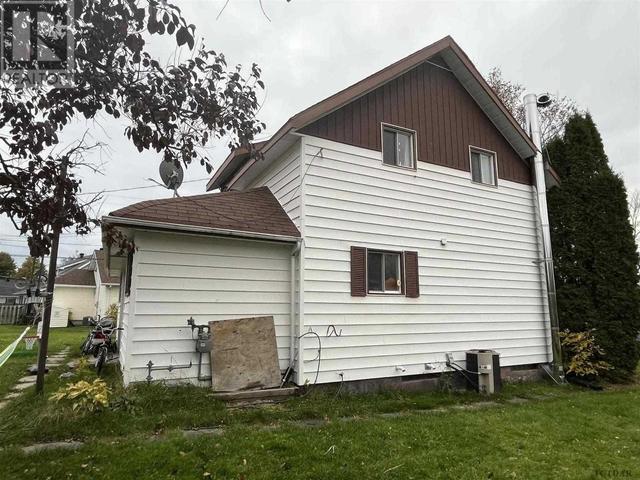 107 Picadilly Circ, House detached with 4 bedrooms, 3 bathrooms and 3 parking in Iroquois Falls ON | Image 15