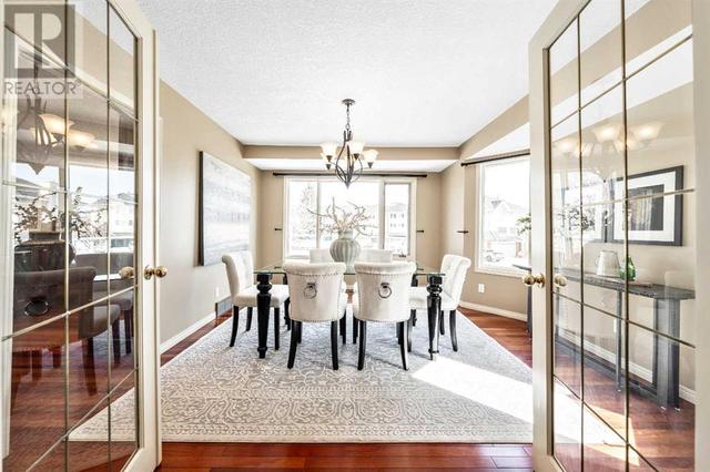 105 Candle Place Sw, House detached with 4 bedrooms, 3 bathrooms and 6 parking in Calgary AB | Image 5