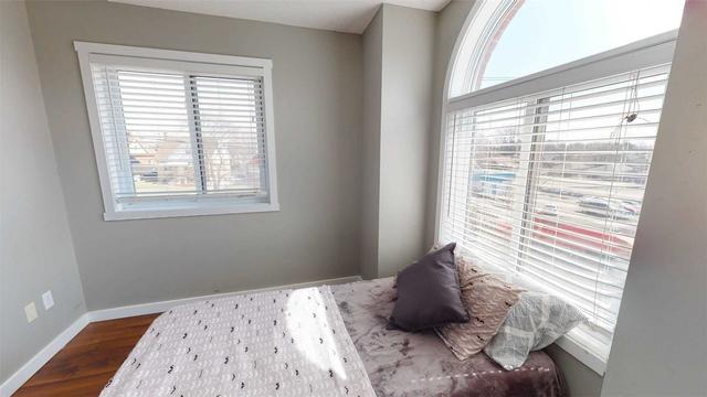 b - 489 East Ave, Townhouse with 2 bedrooms, 2 bathrooms and 1 parking in Kitchener ON | Image 22