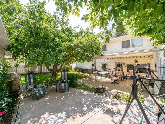 1719 23 Street S, House detached with 3 bedrooms, 2 bathrooms and 4 parking in Lethbridge AB | Image 38