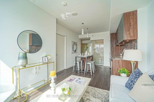 2201 - 203 College St, Condo with 1 bedrooms, 1 bathrooms and 0 parking in Toronto ON | Image 2