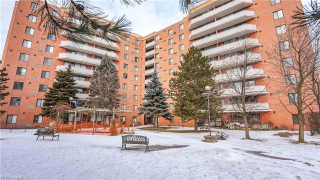 404 - 9 Bonheur Court, House attached with 2 bedrooms, 1 bathrooms and null parking in Brantford ON | Image 12