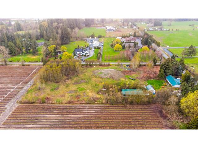 23048 64 Avenue, House detached with 3 bedrooms, 3 bathrooms and 5 parking in Langley BC | Image 2