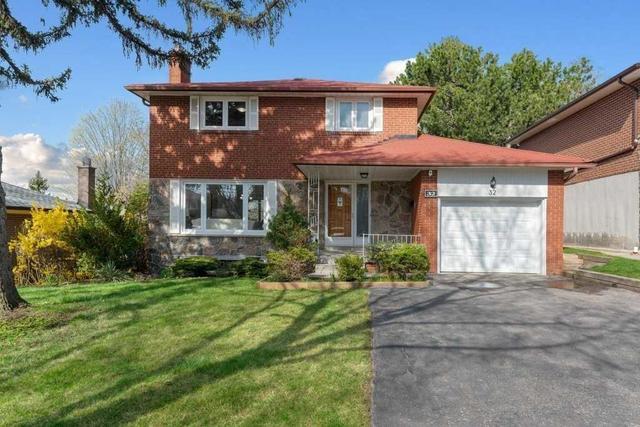 32 Prestwick Cres, House detached with 3 bedrooms, 4 bathrooms and 3 parking in Toronto ON | Image 1