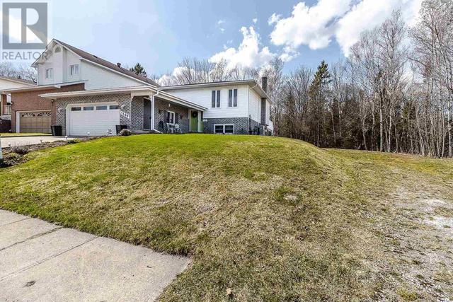 1109 Lake St, House detached with 3 bedrooms, 2 bathrooms and null parking in Sault Ste. Marie ON | Image 49